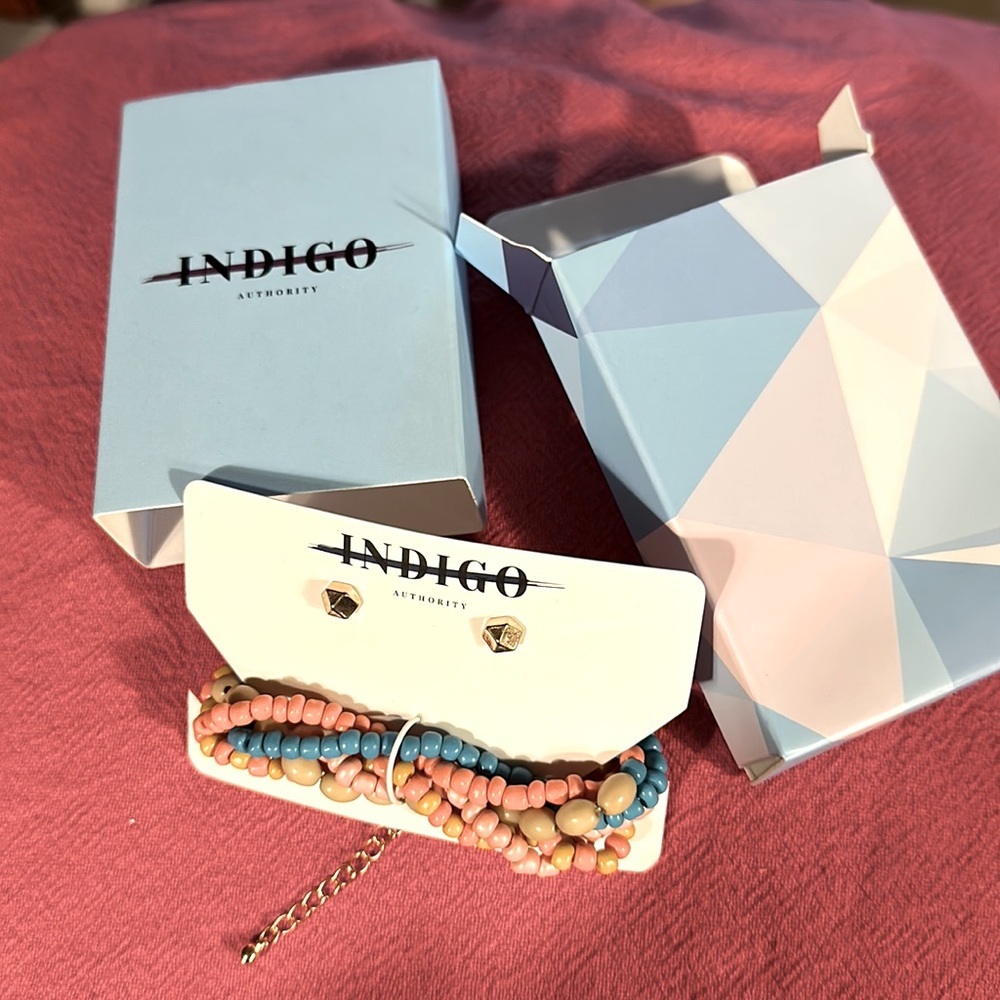 Indigo Authority Gold post earrings and multicolored adjustable bracelet-NIB